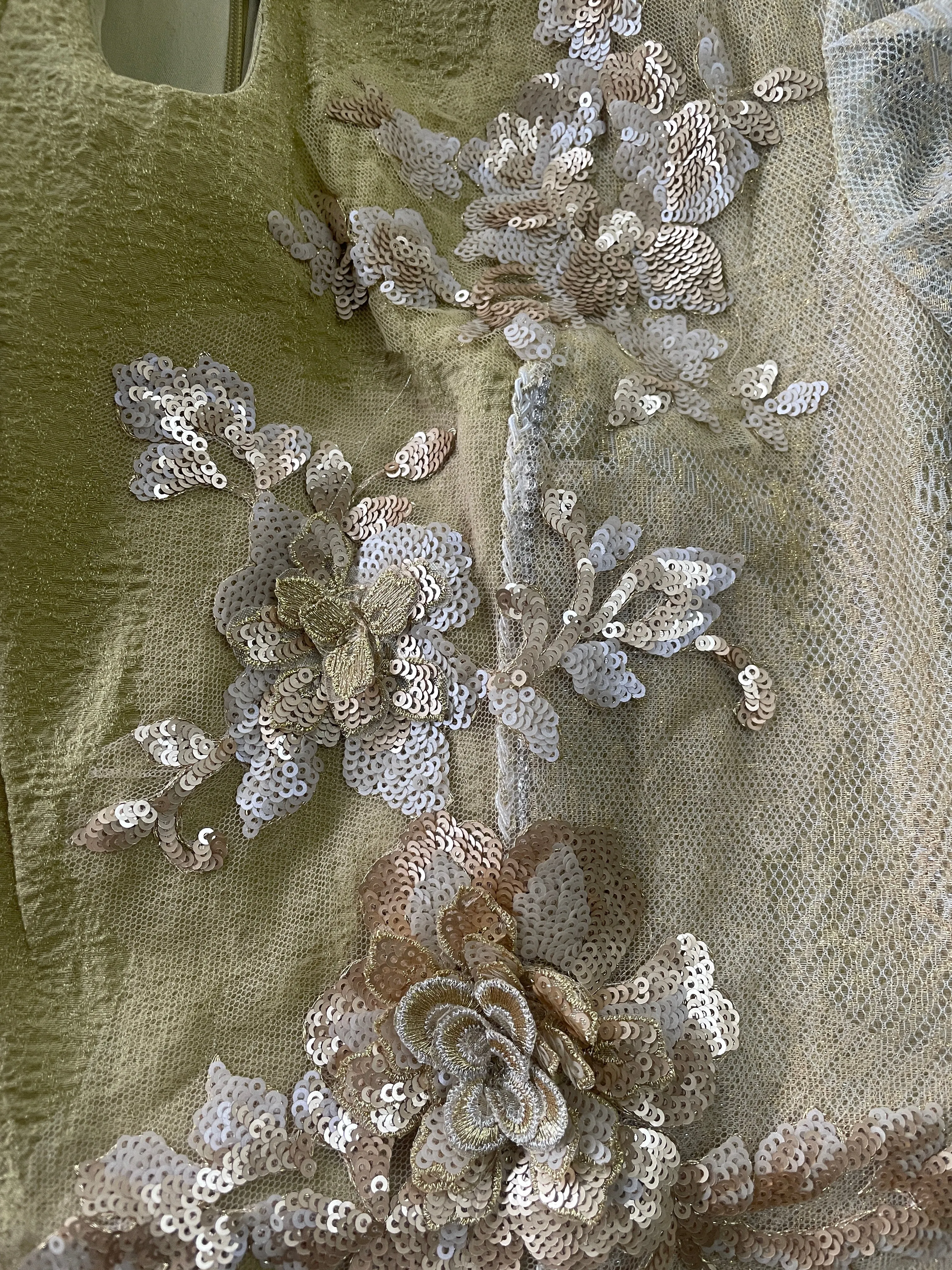 Petals cheongsam (preorder)